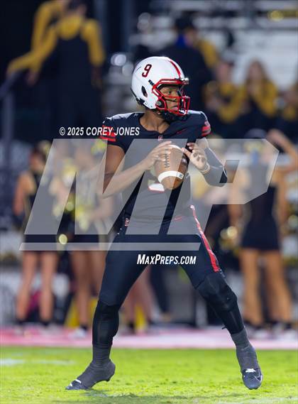 Thumbnail 3 in Carrollton vs Gainesville (MaxPreps Game of the Week) photogallery.