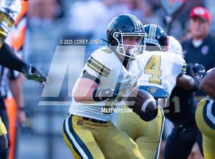 Thumbnail 2 in Carrollton vs Gainesville (MaxPreps Game of the Week) photogallery.