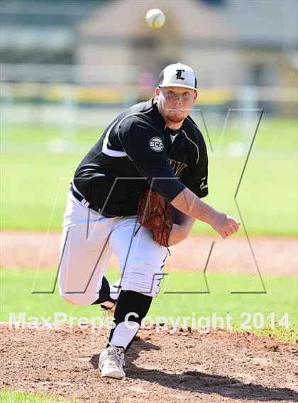Thumbnail 1 in Darien @ Jonathan Law (CIAC Class L Quarterfinal) photogallery.