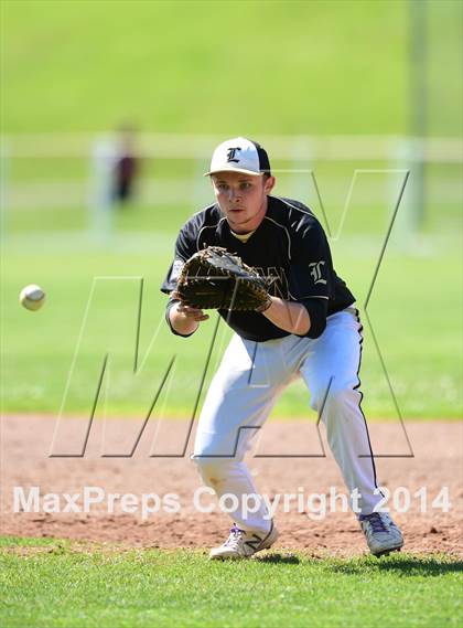 Thumbnail 2 in Darien @ Jonathan Law (CIAC Class L Quarterfinal) photogallery.