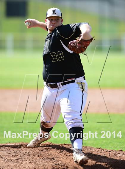 Thumbnail 1 in Darien @ Jonathan Law (CIAC Class L Quarterfinal) photogallery.