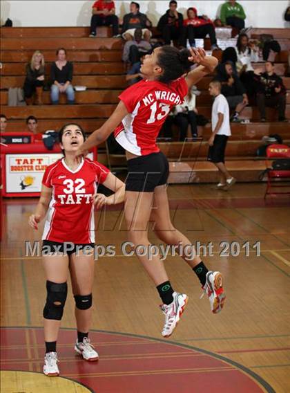 Thumbnail 1 in University @ Taft (CIF LACS Playoffs) photogallery.