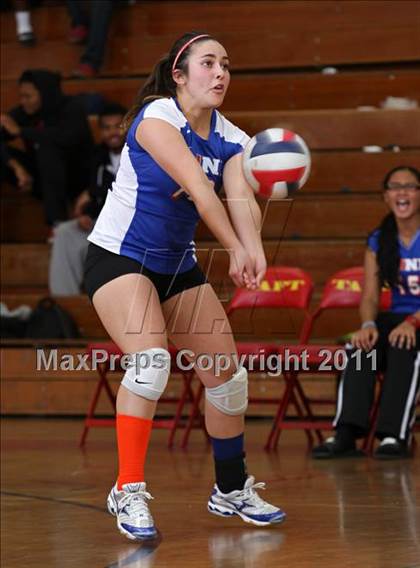 Thumbnail 2 in University @ Taft (CIF LACS Playoffs) photogallery.
