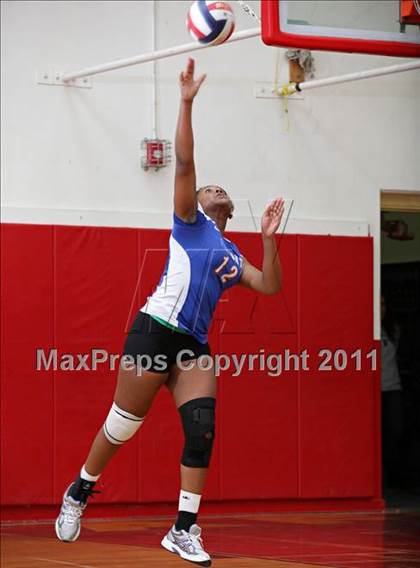 Thumbnail 1 in University @ Taft (CIF LACS Playoffs) photogallery.