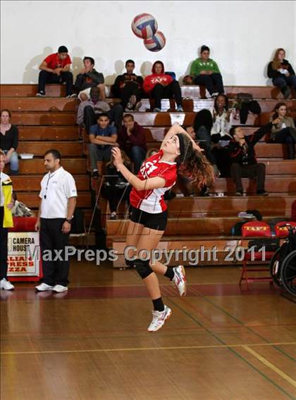 Thumbnail 1 in University @ Taft (CIF LACS Playoffs) photogallery.