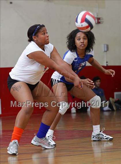 Thumbnail 1 in University @ Taft (CIF LACS Playoffs) photogallery.
