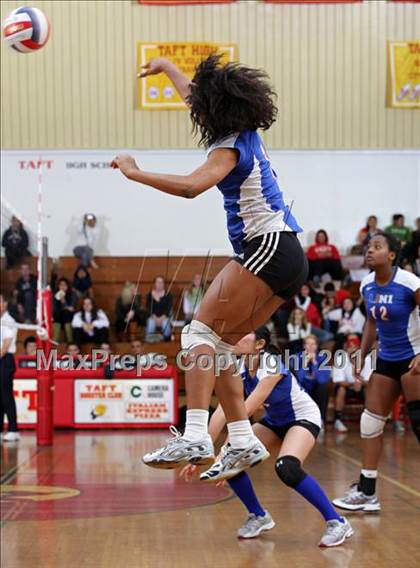 Thumbnail 3 in University @ Taft (CIF LACS Playoffs) photogallery.