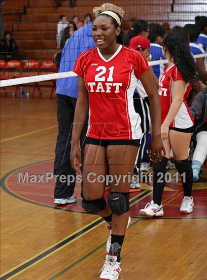 Thumbnail 1 in University @ Taft (CIF LACS Playoffs) photogallery.