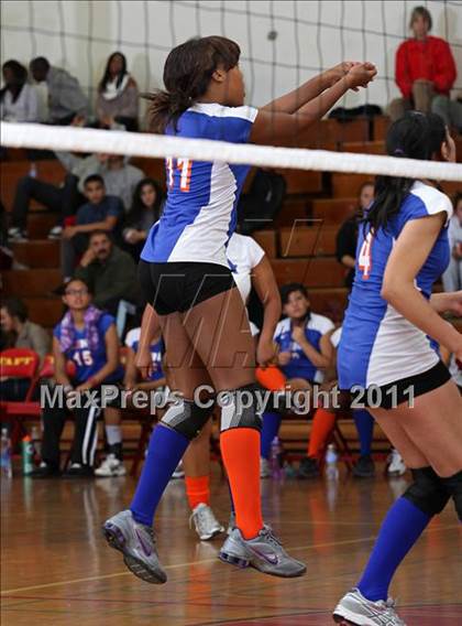 Thumbnail 1 in University @ Taft (CIF LACS Playoffs) photogallery.