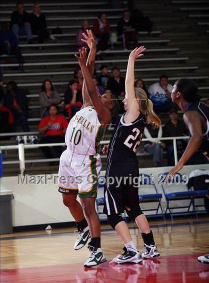 Thumbnail 1 in Clear Creek vs Cy Falls (McDonalds Texas Invitational) photogallery.