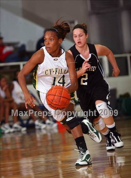 Thumbnail 2 in Clear Creek vs Cy Falls (McDonalds Texas Invitational) photogallery.