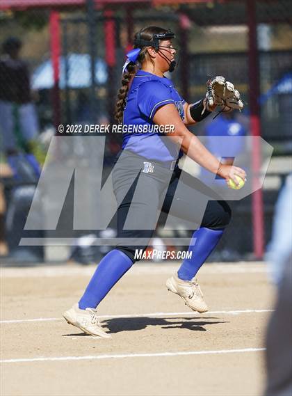 Thumbnail 2 in Fruita Monument vs Legend (CHSAA 5A Sweet 16) photogallery.