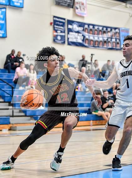 Thumbnail 2 in JSerra Catholic vs. Foothill (CDM Beach Bash Tournament) photogallery.