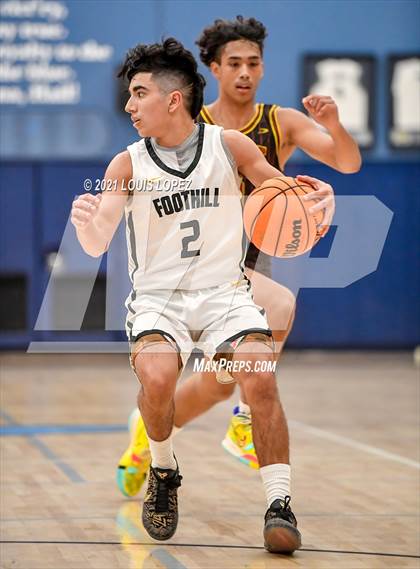 Thumbnail 1 in JSerra Catholic vs. Foothill (CDM Beach Bash Tournament) photogallery.