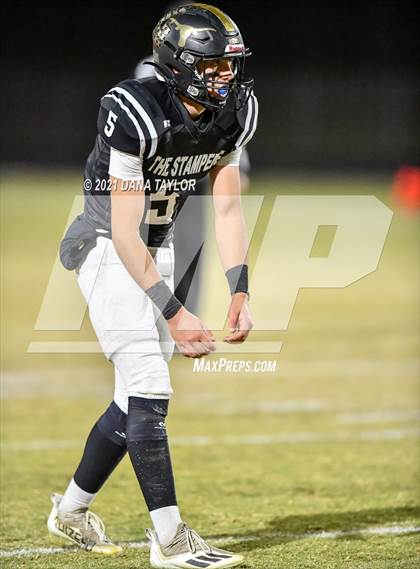 Thumbnail 2 in Gold-Burg vs Gordon (UIL 1A Area Playoff) photogallery.