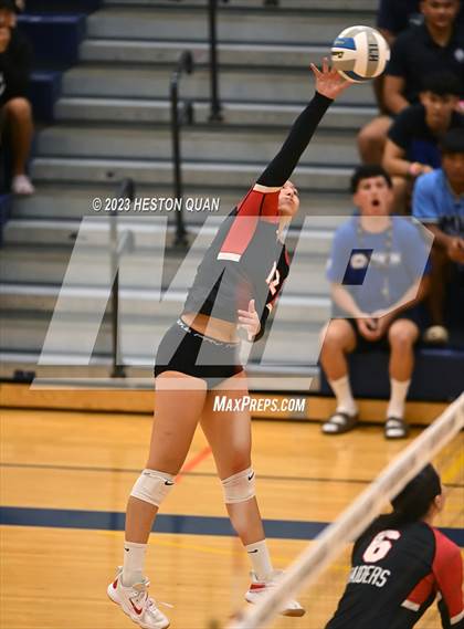 Thumbnail 3 in 'Iolani @ Kamehameha Kapalama photogallery.