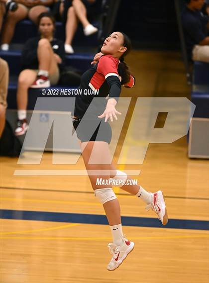 Thumbnail 3 in 'Iolani @ Kamehameha Kapalama photogallery.