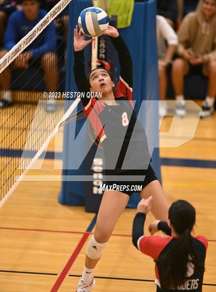 Thumbnail 3 in 'Iolani @ Kamehameha Kapalama photogallery.