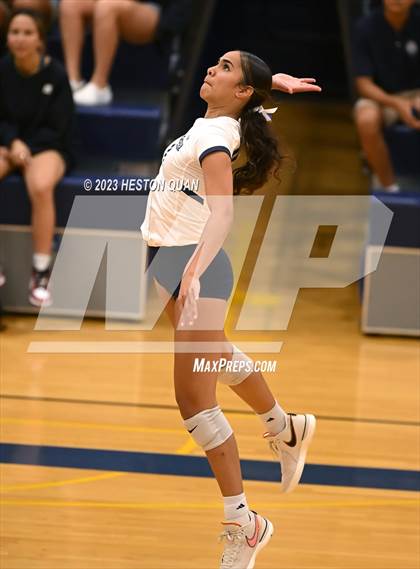 Thumbnail 3 in 'Iolani @ Kamehameha Kapalama photogallery.