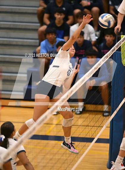 Thumbnail 3 in 'Iolani @ Kamehameha Kapalama photogallery.