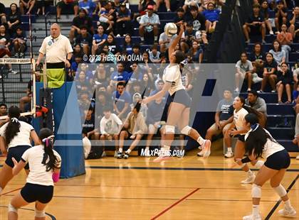 Thumbnail 3 in 'Iolani @ Kamehameha Kapalama photogallery.