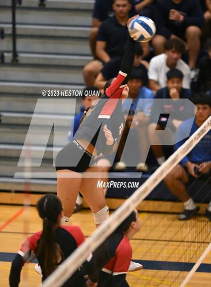 Thumbnail 3 in 'Iolani @ Kamehameha Kapalama photogallery.