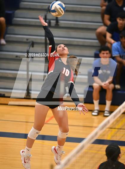 Thumbnail 2 in 'Iolani @ Kamehameha Kapalama photogallery.