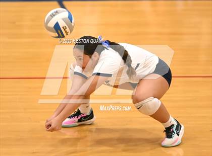 Thumbnail 3 in 'Iolani @ Kamehameha Kapalama photogallery.