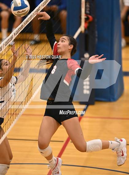 Thumbnail 2 in 'Iolani @ Kamehameha Kapalama photogallery.