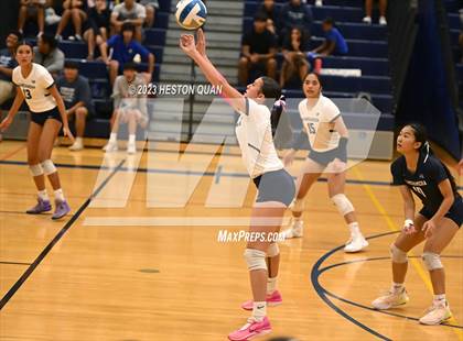 Thumbnail 3 in 'Iolani @ Kamehameha Kapalama photogallery.