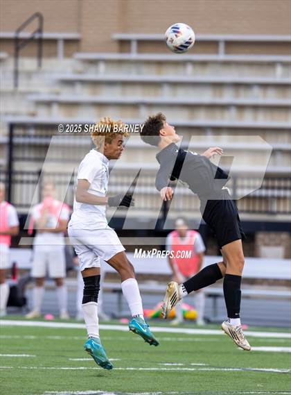 Thumbnail 3 in Covenant Christian vs. Fort Wayne Blackhawk Christian (IHSAA Class 1A Semi-State Championship) photogallery.