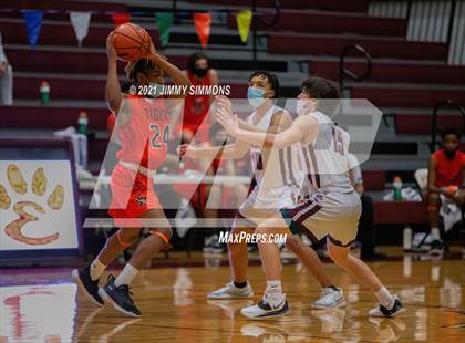 Thumbnail 1 in Edwardsville @ Belleville West photogallery.