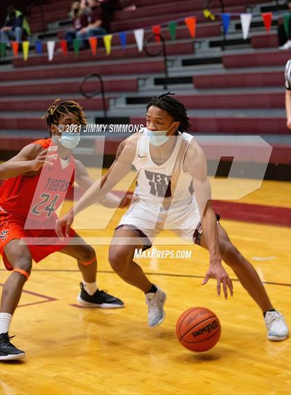 Thumbnail 2 in Edwardsville @ Belleville West photogallery.