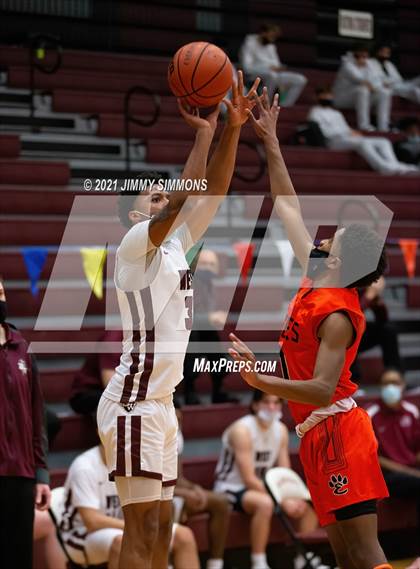 Thumbnail 3 in Edwardsville @ Belleville West photogallery.