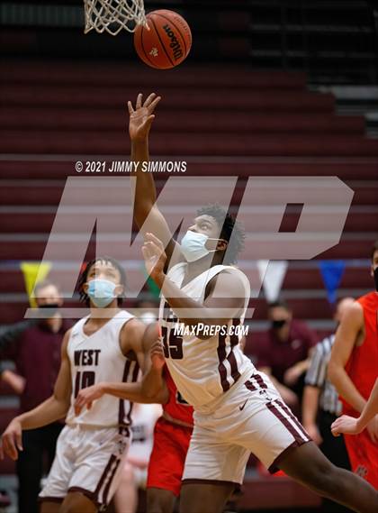 Thumbnail 3 in Edwardsville @ Belleville West photogallery.