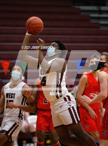 Thumbnail 1 in Edwardsville @ Belleville West photogallery.