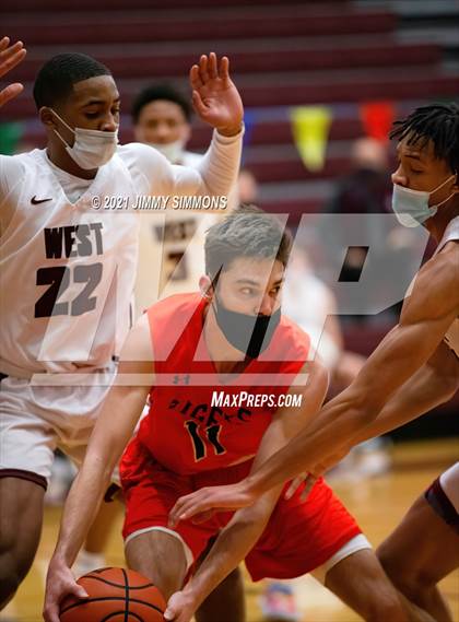 Thumbnail 2 in Edwardsville @ Belleville West photogallery.