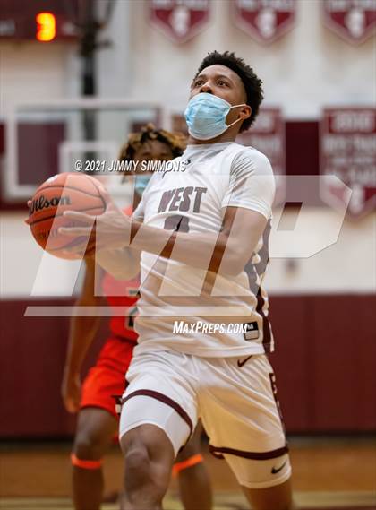 Thumbnail 3 in Edwardsville @ Belleville West photogallery.