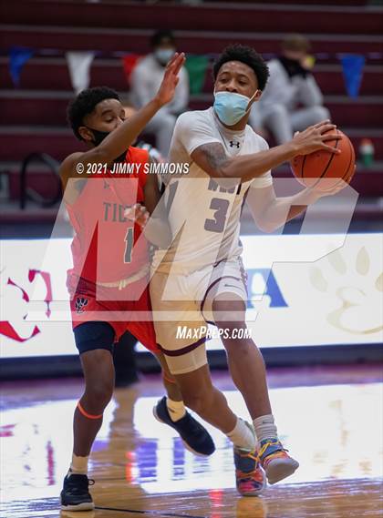 Thumbnail 2 in Edwardsville @ Belleville West photogallery.