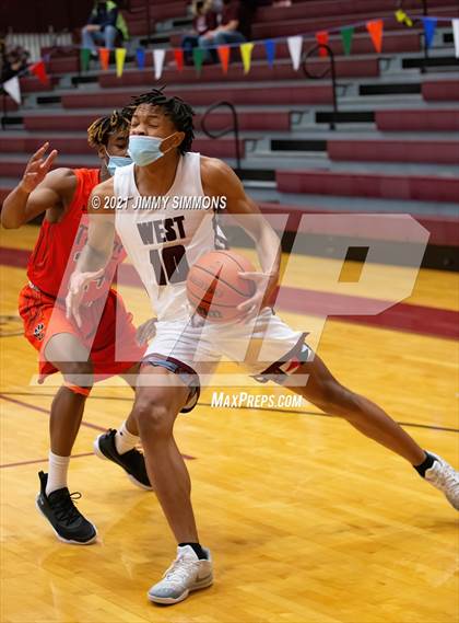 Thumbnail 2 in Edwardsville @ Belleville West photogallery.