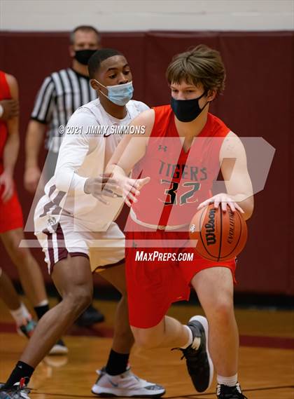 Thumbnail 1 in Edwardsville @ Belleville West photogallery.