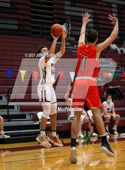 Thumbnail 3 in Edwardsville @ Belleville West photogallery.