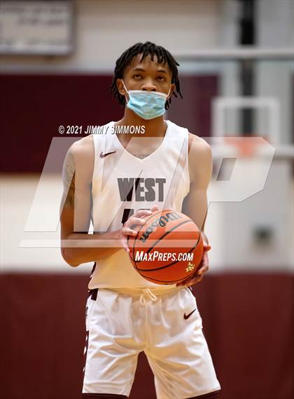 Thumbnail 3 in Edwardsville @ Belleville West photogallery.