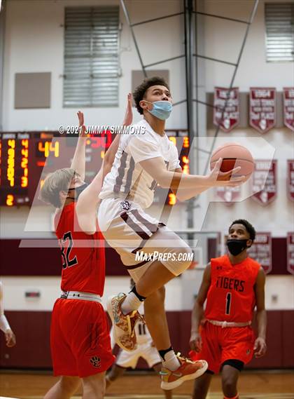 Thumbnail 2 in Edwardsville @ Belleville West photogallery.