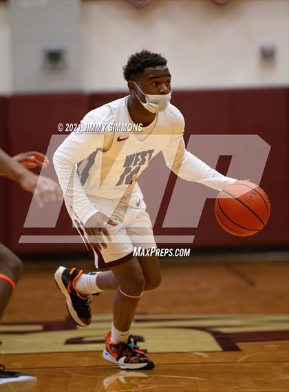 Thumbnail 3 in Edwardsville @ Belleville West photogallery.