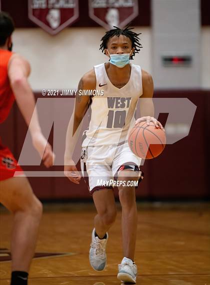 Thumbnail 3 in Edwardsville @ Belleville West photogallery.
