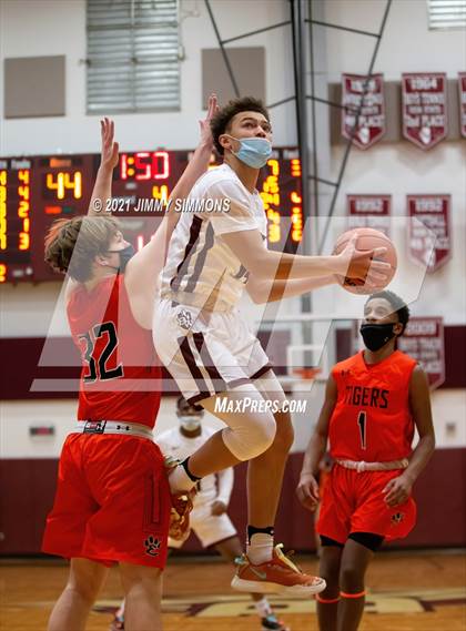 Thumbnail 3 in Edwardsville @ Belleville West photogallery.
