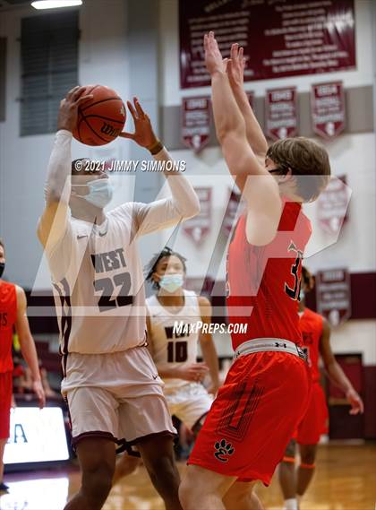 Thumbnail 3 in Edwardsville @ Belleville West photogallery.