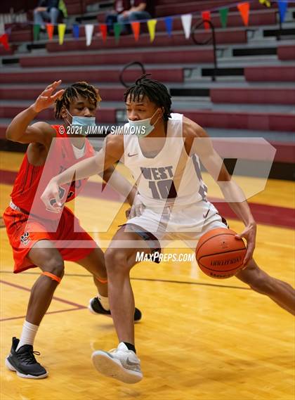 Thumbnail 3 in Edwardsville @ Belleville West photogallery.