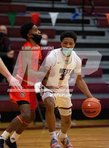 Thumbnail 2 in Edwardsville @ Belleville West photogallery.